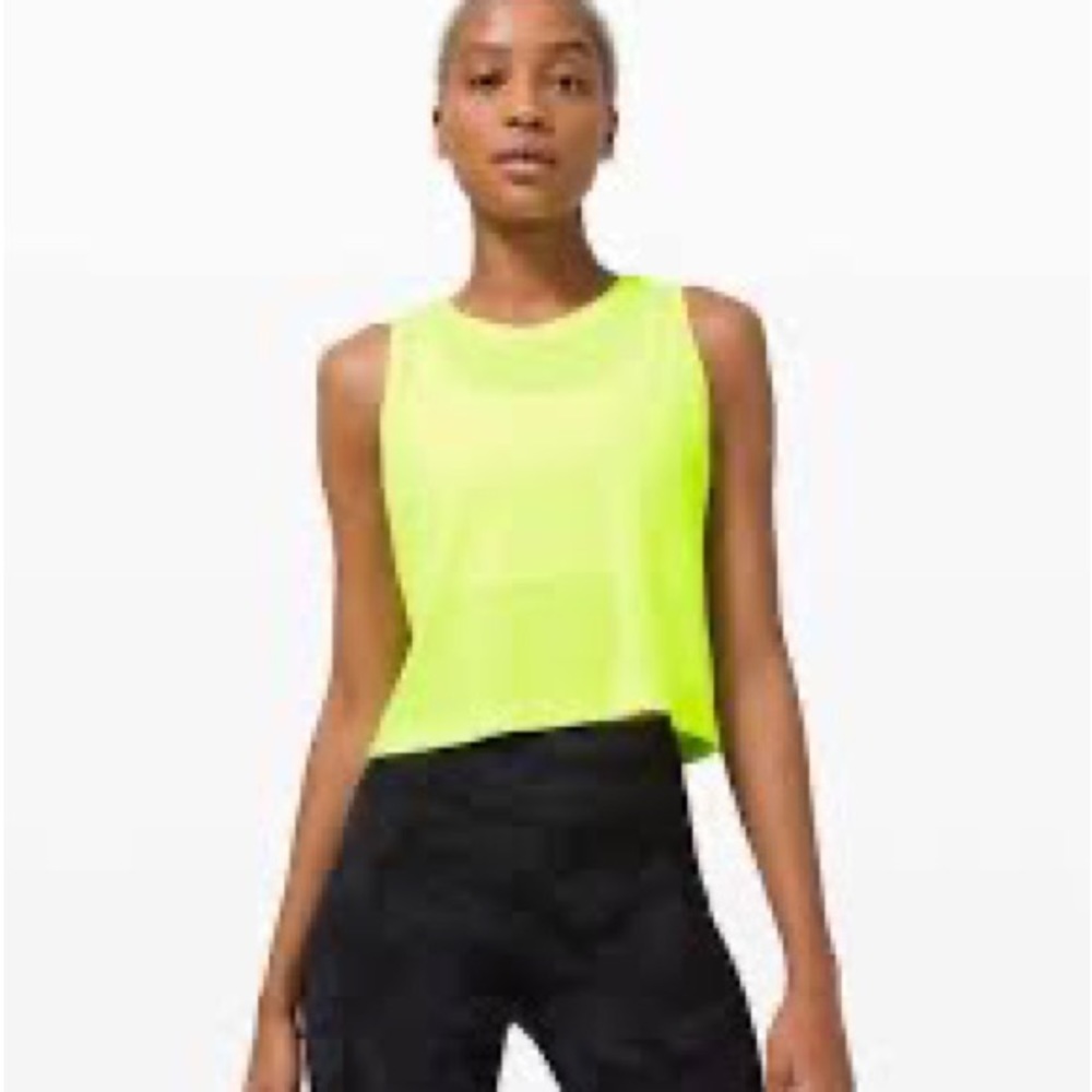 SWIFTLY BREATHE CROP TANK
Yellow Highlight/Yellow Highlight